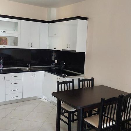 Sweetview 2-Bedroom Apartment With 3 Balcony Seaview Vlorë 外观 照片
