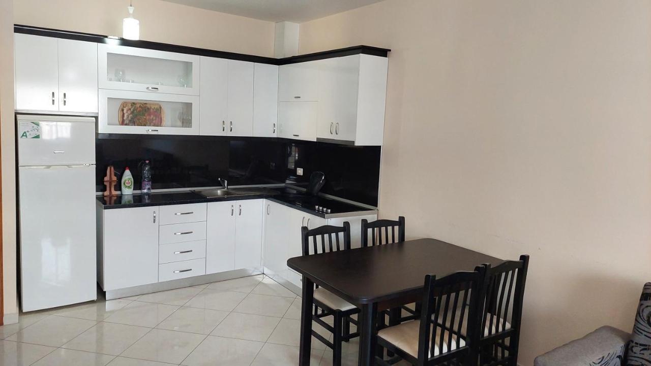 Sweetview 2-Bedroom Apartment With 3 Balcony Seaview Vlorë 外观 照片